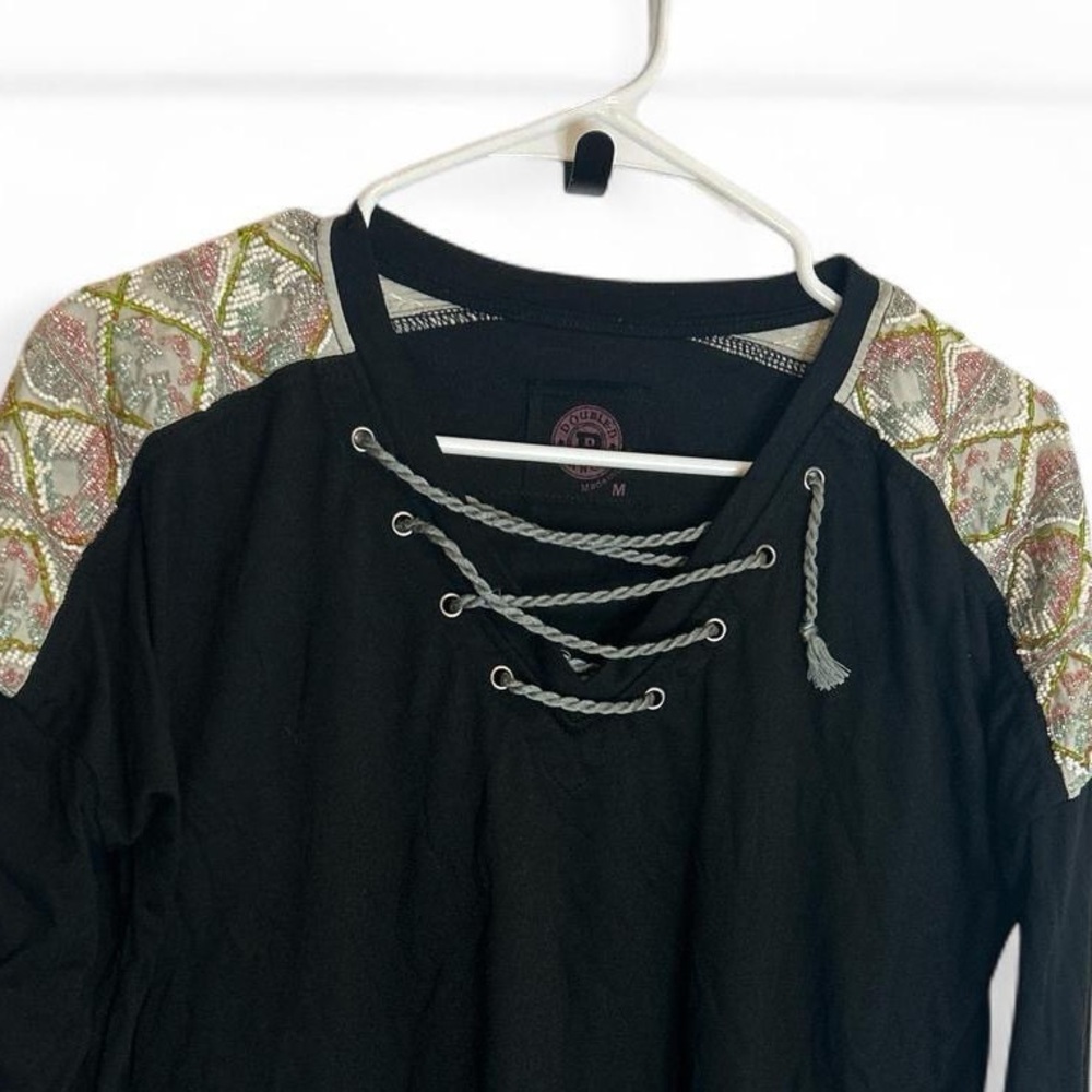 DDR Black tapestry beaded shoulder with grommet lace up neck detail bohemian top - Picture 6 of 6